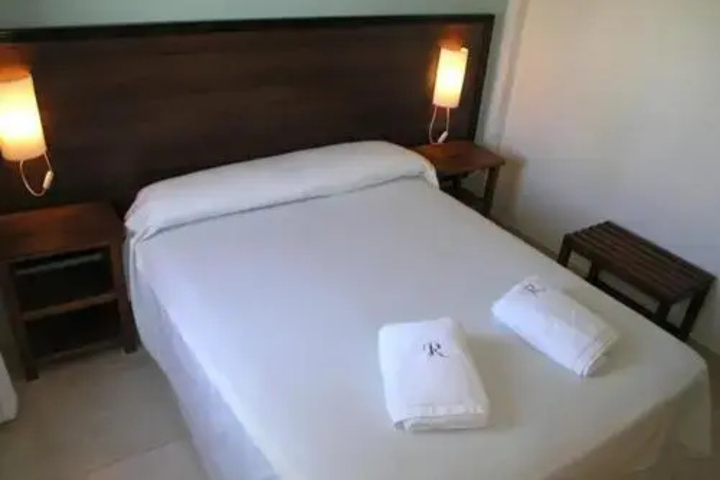 Room 9 of 13