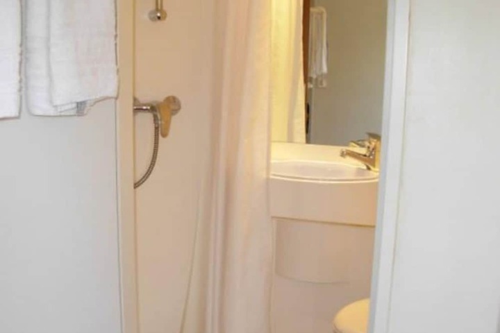 Room 5 of 20