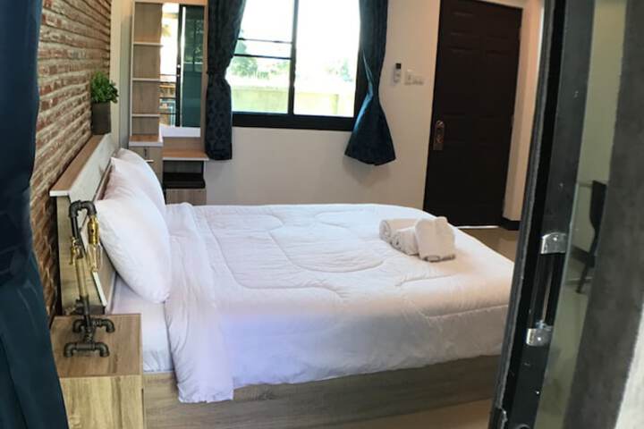 Room 6 of 66