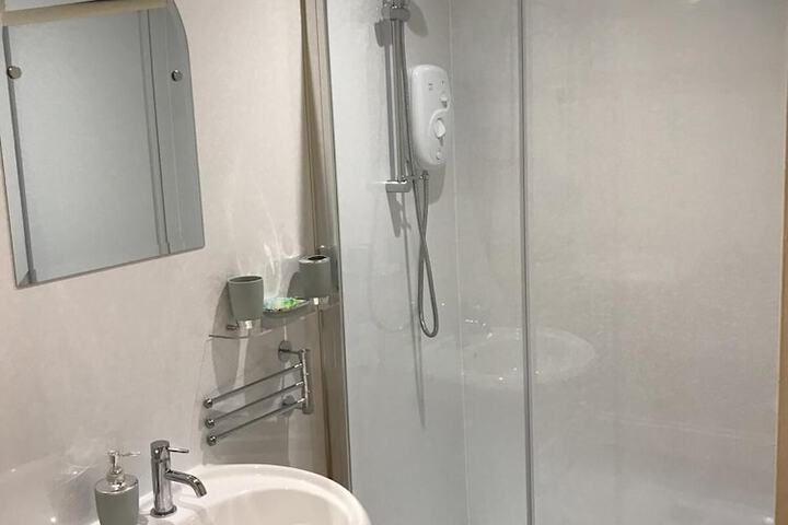 Room 8 of 18