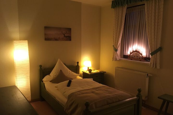 Room 6 of 41