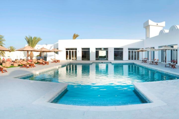 Pool Hotel