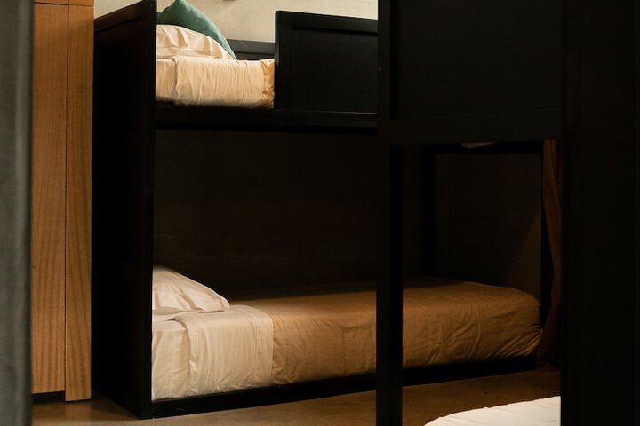Room 6 of 38