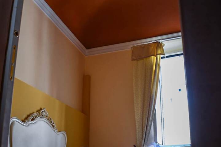 Room 7 of 30