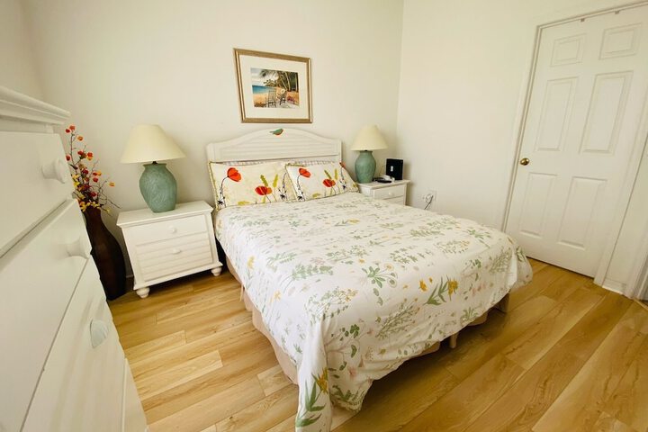 Room 5 of 28