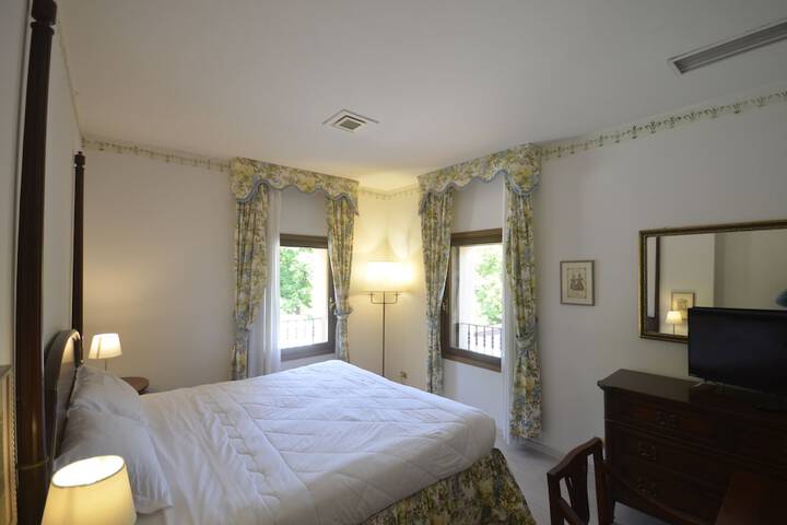 Room 78 of 177
