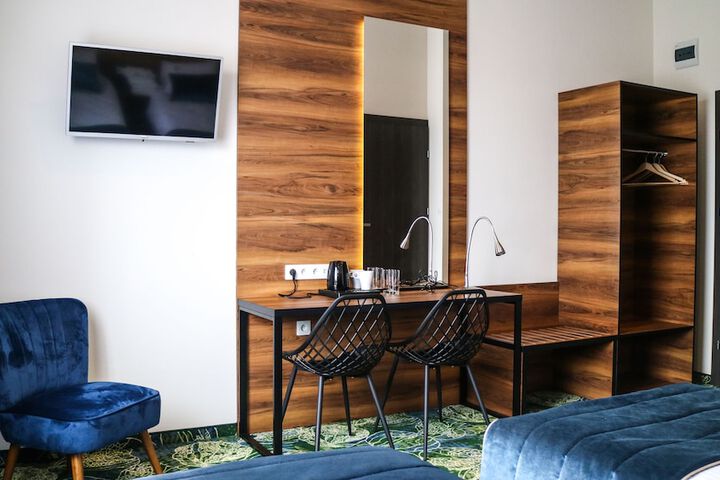 Room 10 of 24