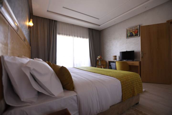 Room 6 of 37