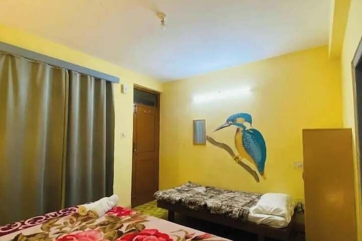 Room 5 of 11