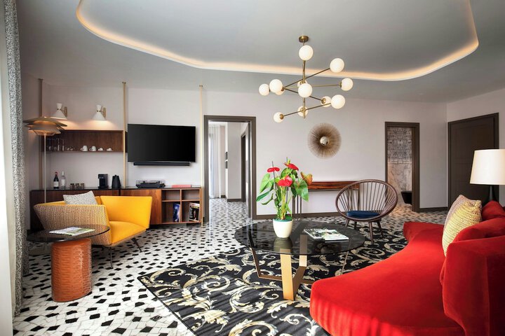 Room 45 of 158