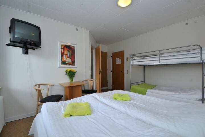 Room 9 of 45