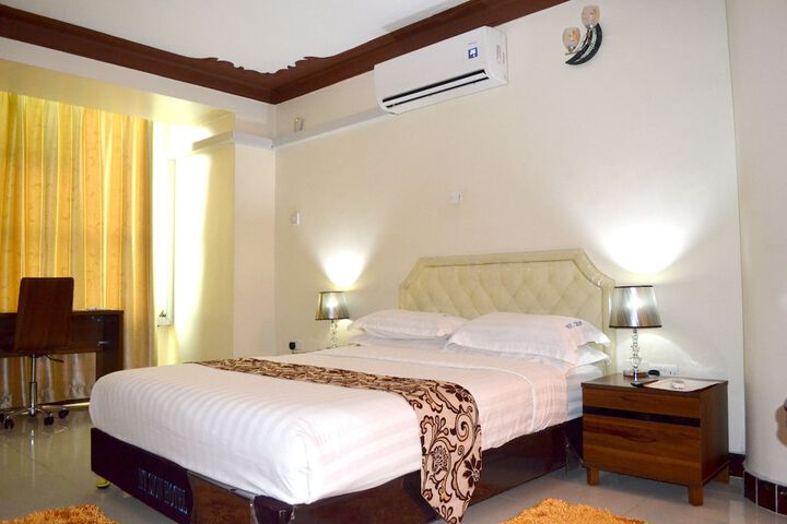 Room 12 of 61