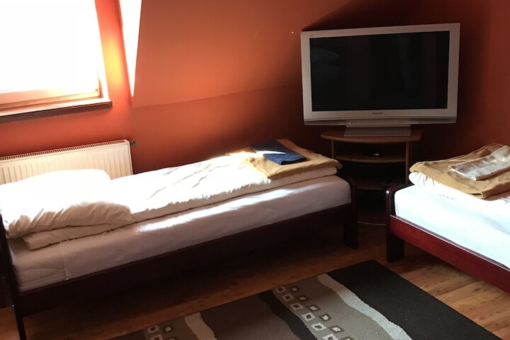 Room 5 of 17