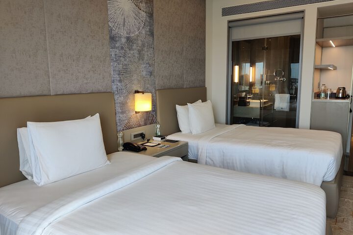 Room 6 of 68