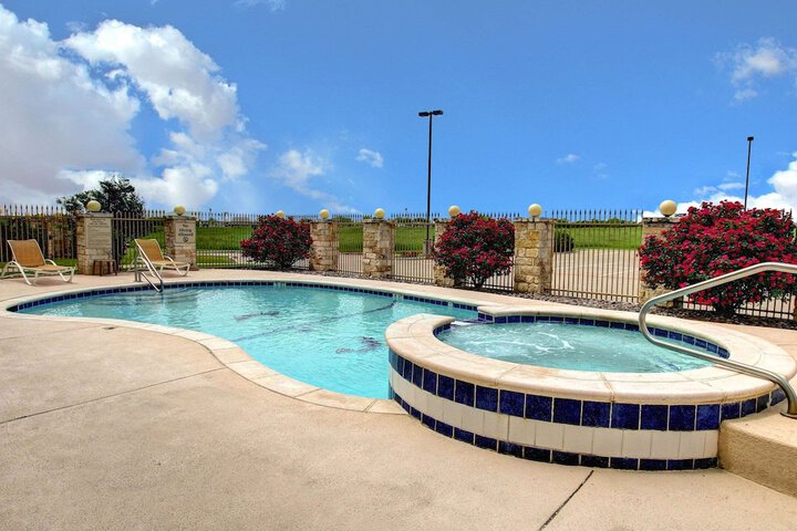 Pool 15 of 31