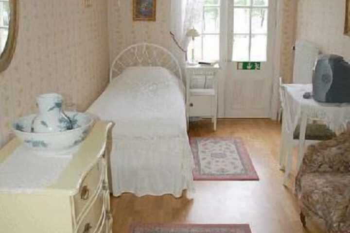Room 6 of 31