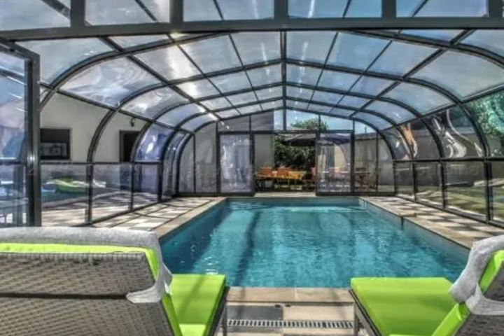 Pool 10 of 14
