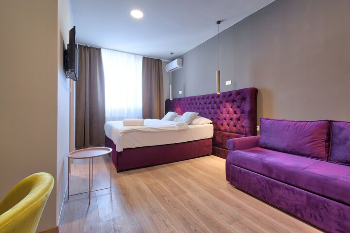Room 14 of 27