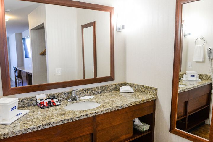 Bathroom sink