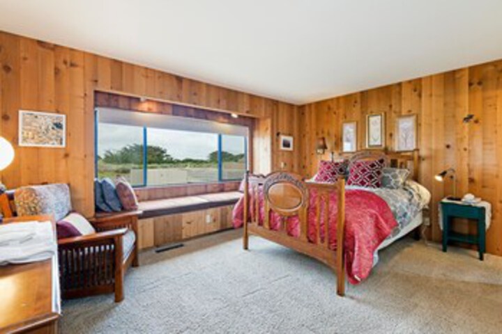 Room 8 of 27