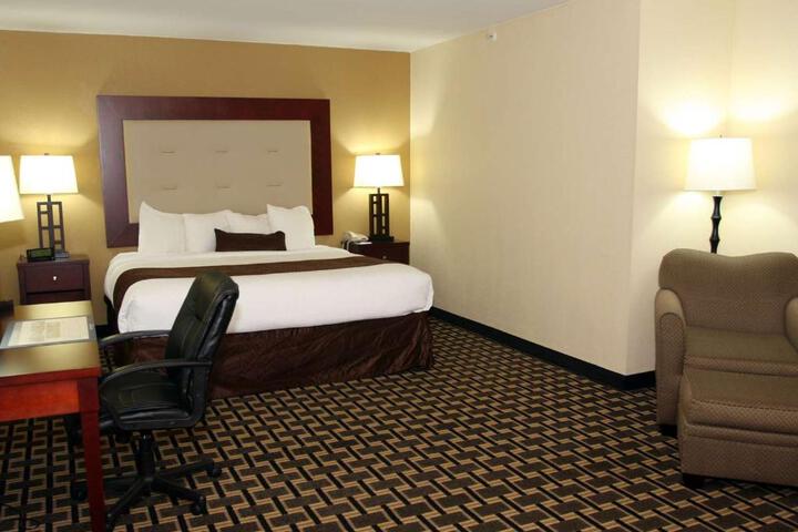 1 King Bed (25 of 25)