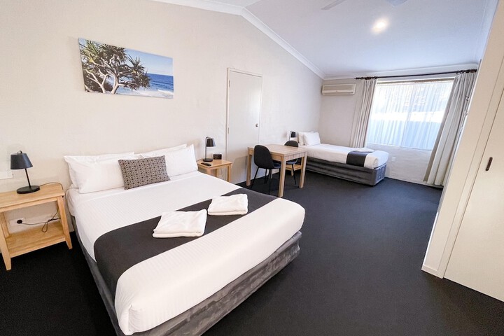 Room 5 of 24