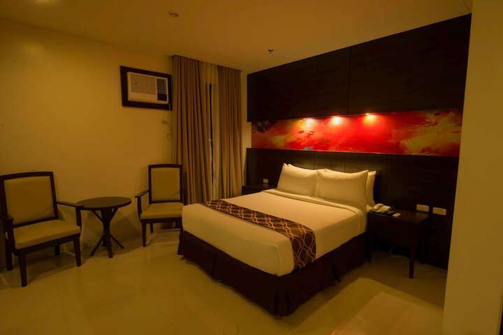Room 8 of 38