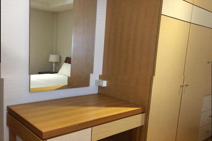 Room 10 of 18