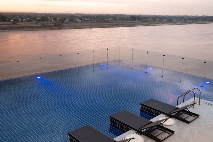 Pool 62 of 100