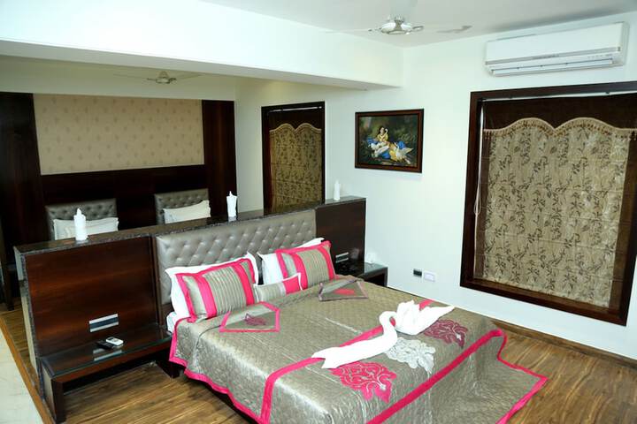 Room 4 of 38