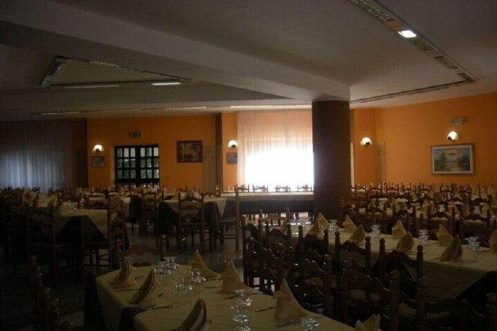 Dining 15 of 27
