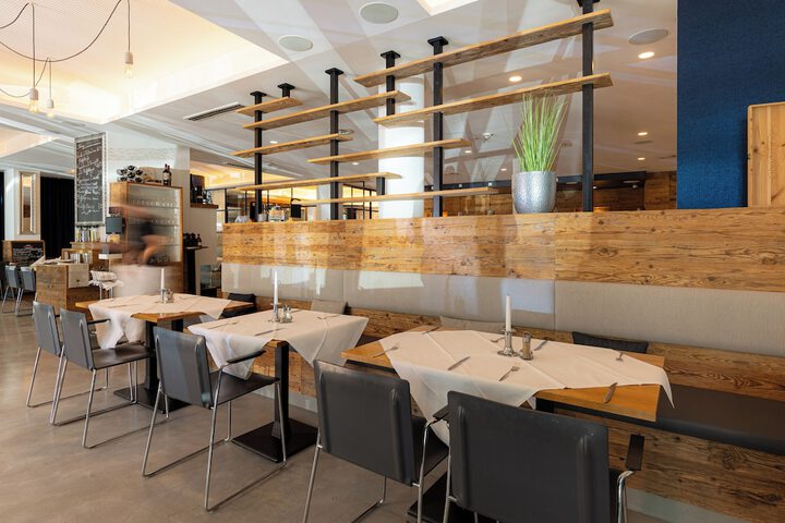 Dining 62 of 75