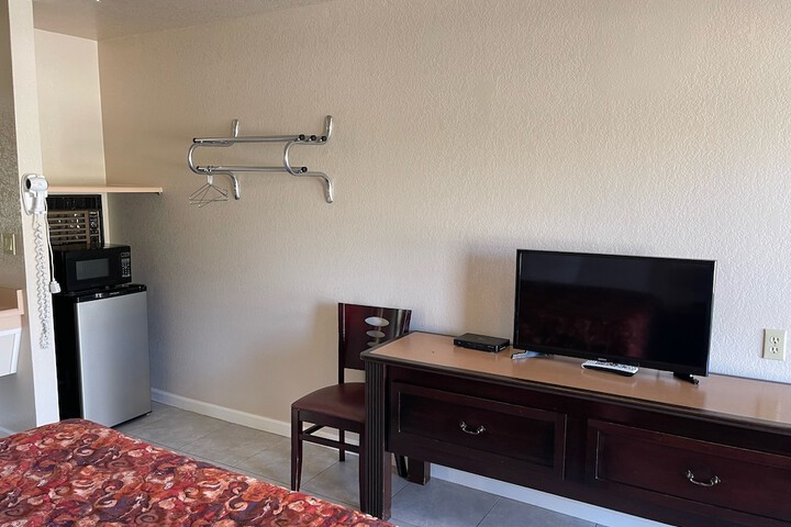 Room 10 of 10