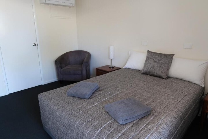 Room 10 of 25