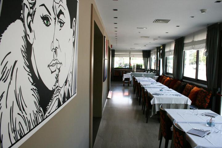 Dining 26 of 42