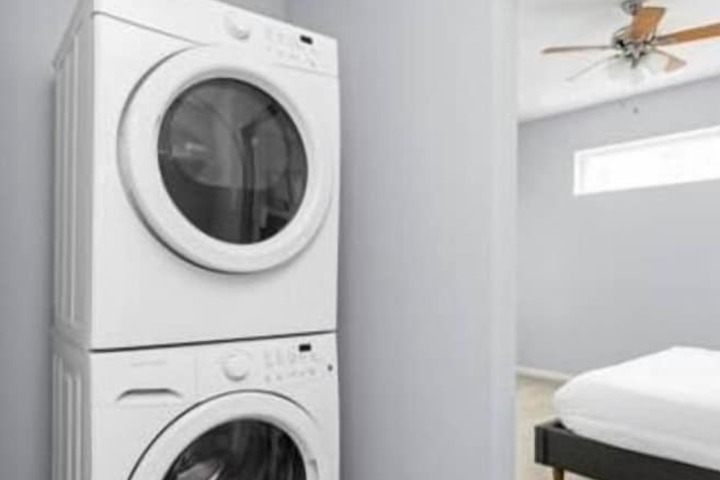 Laundry 26 of 43