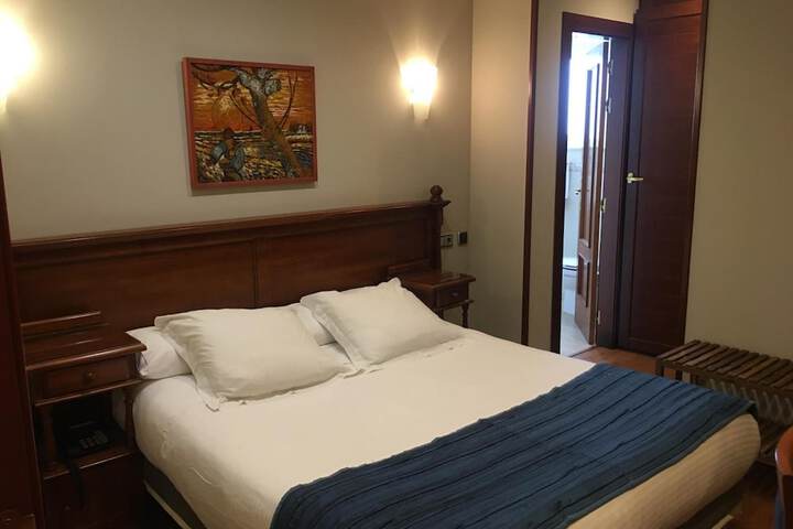 Room 10 of 85