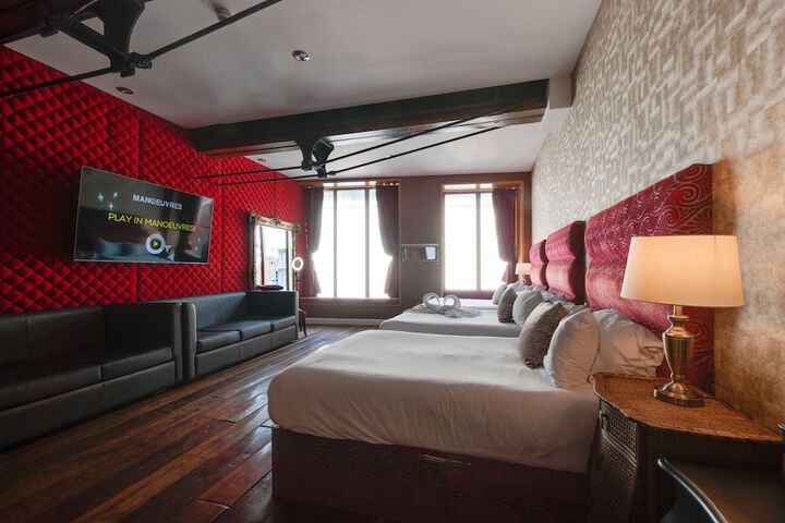 Room 30 of 94