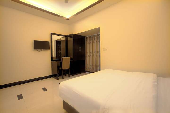 Room 4 of 17