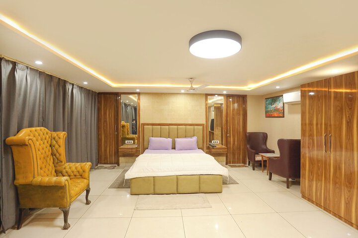 Room 45 of 77