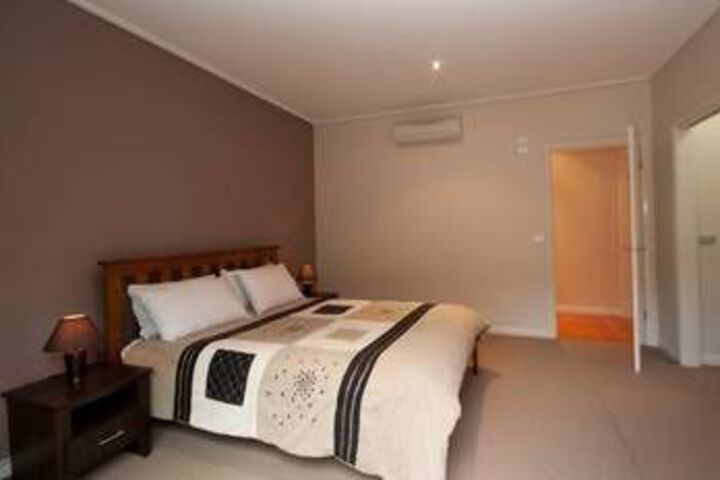Room 5 of 14