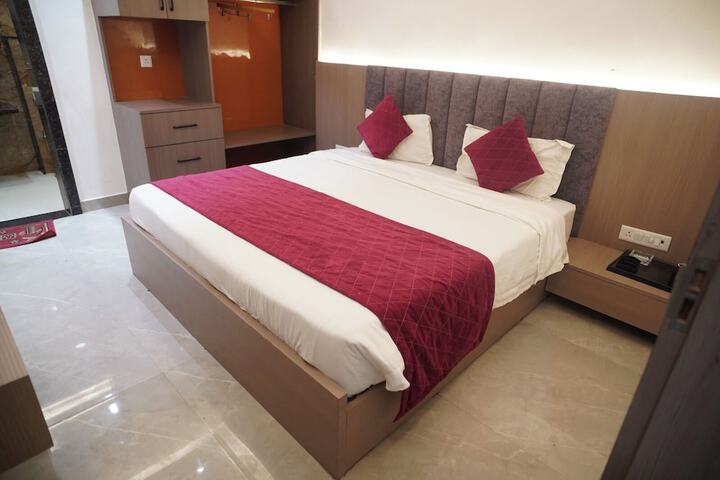 Room 2 of 13