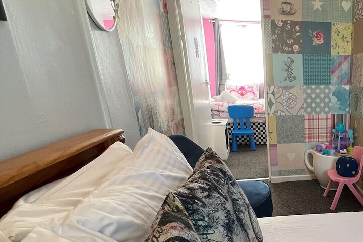 Room 22 of 48