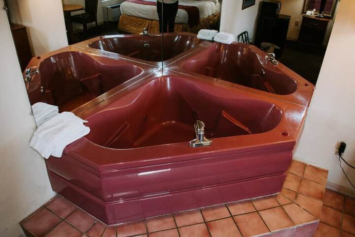 Private spa tub