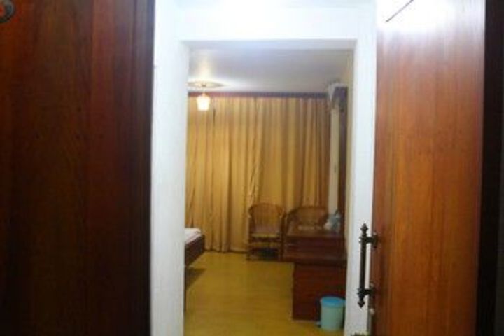 Room 50 of 112