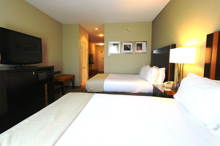 Room 6 of 51