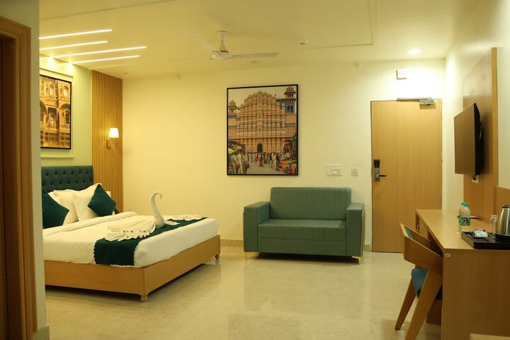 Room 11 of 25