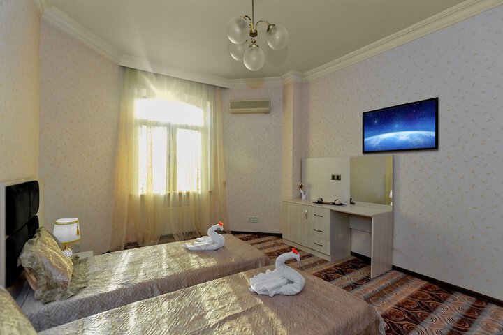 Room 10 of 63