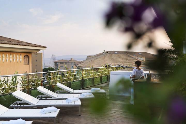 Pool Hotel