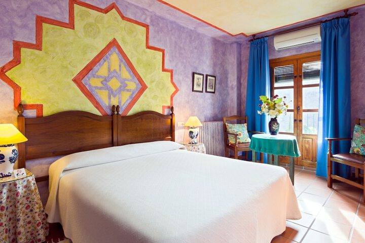 Room 3 of 43
